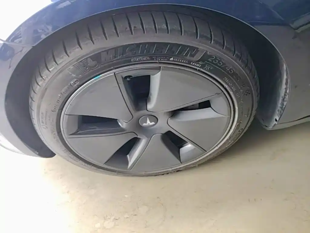 Tesla Model 3 — миниатюра 23