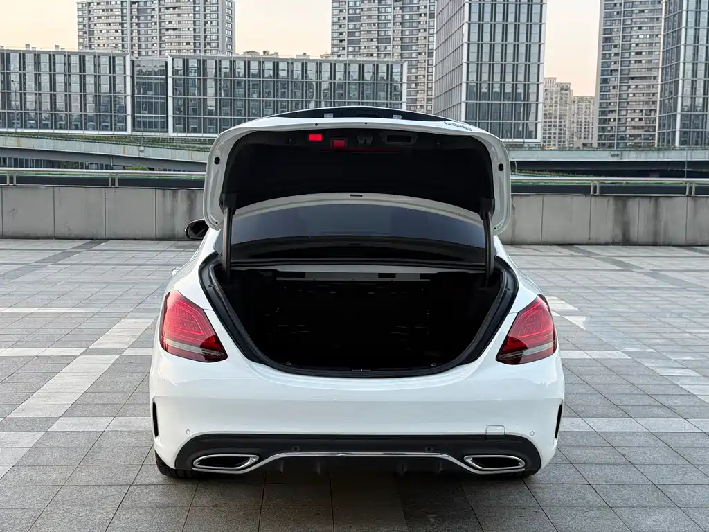 Mercedes-Benz C-Class — миниатюра 17