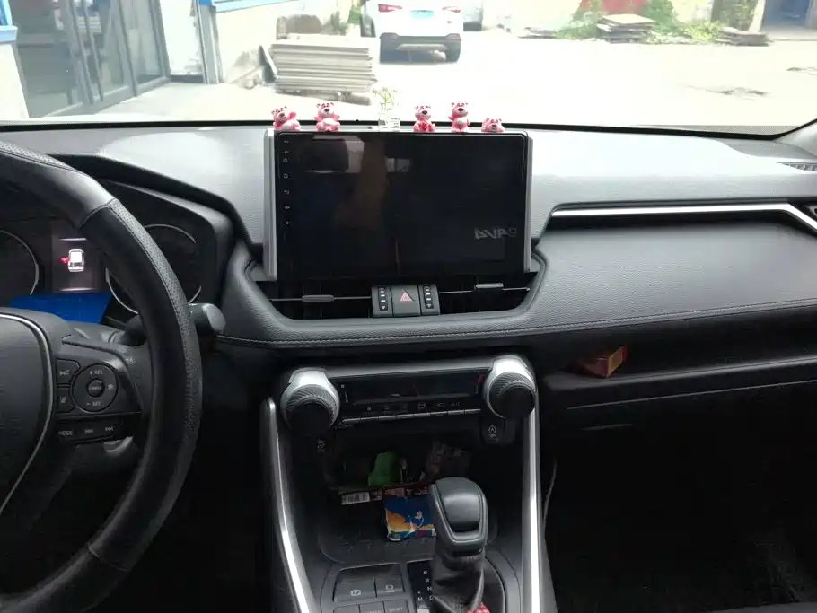 Toyota RAV4 — миниатюра 12