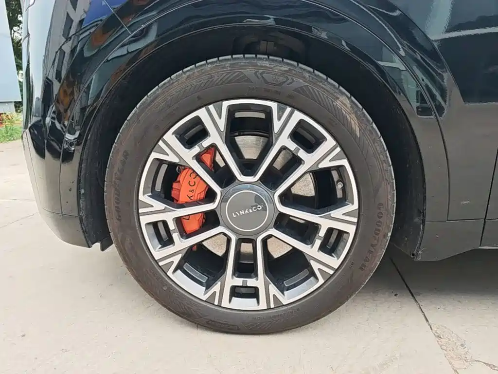 Lynk & Co Рука 900. — миниатюра 23