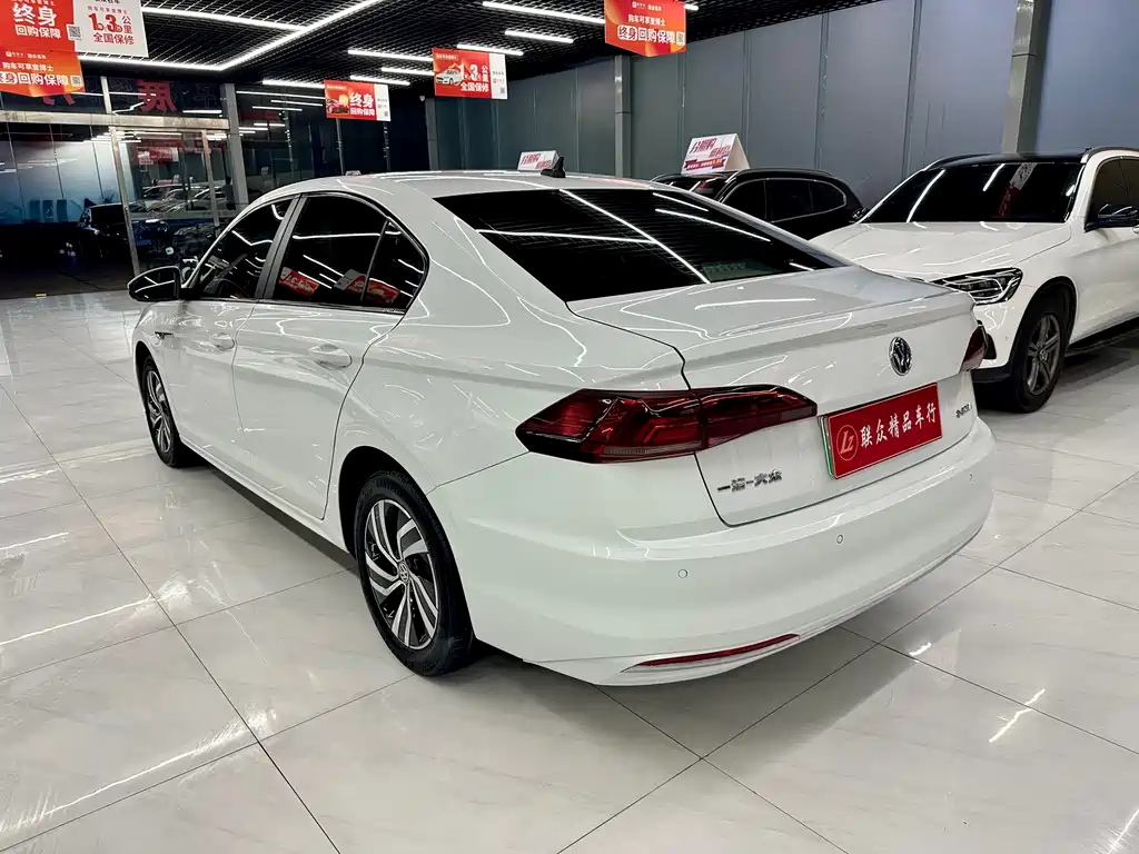 Volkswagen Bora EV — миниатюра 6