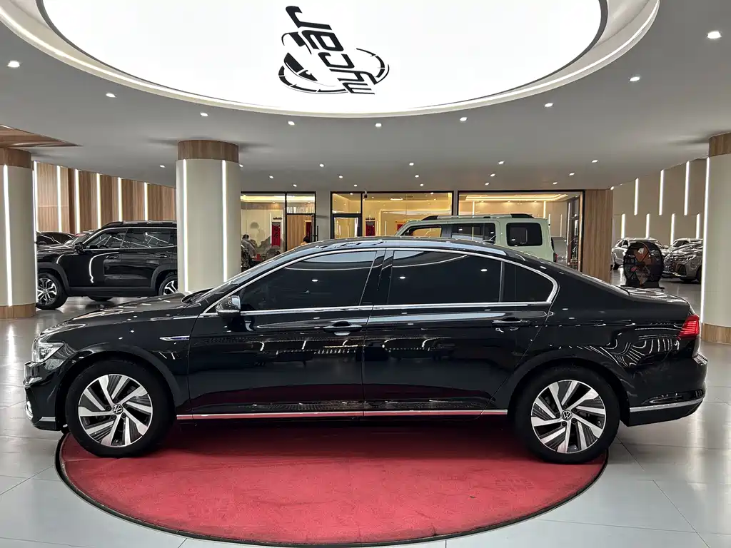 Volkswagen 迈腾 PHEV — миниатюра 8