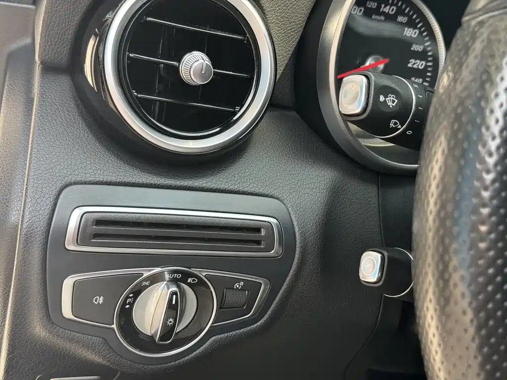 Mercedes-Benz C-Class — миниатюра 22