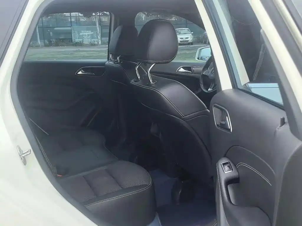 Mercedes-Benz B-Class — миниатюра 8