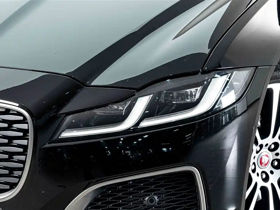 Jaguar XFL 2024 2.0T P250 Premium Luxury
