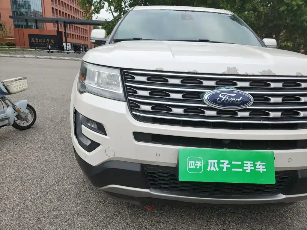 Ford Explorer (Import) — миниатюра 7
