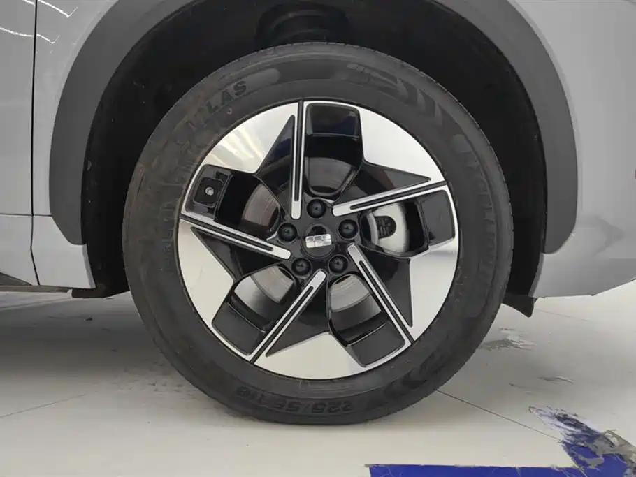 GEELY GALAXY GALAXY E5