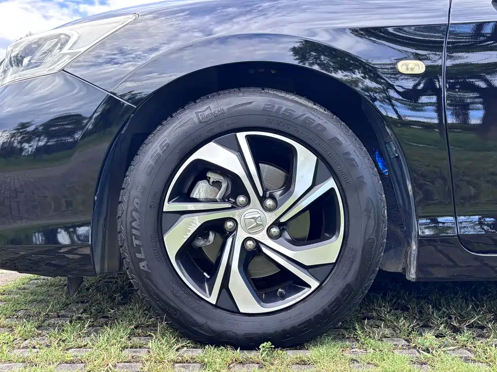 Honda Accord — миниатюра 7