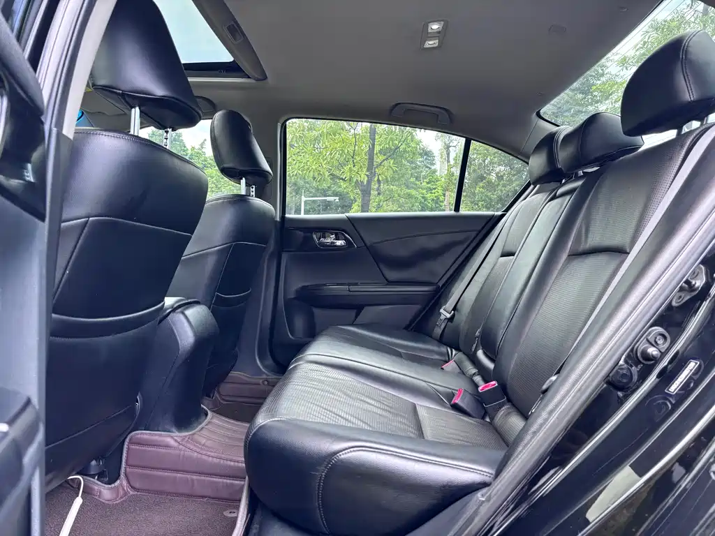 Honda Accord — миниатюра 14