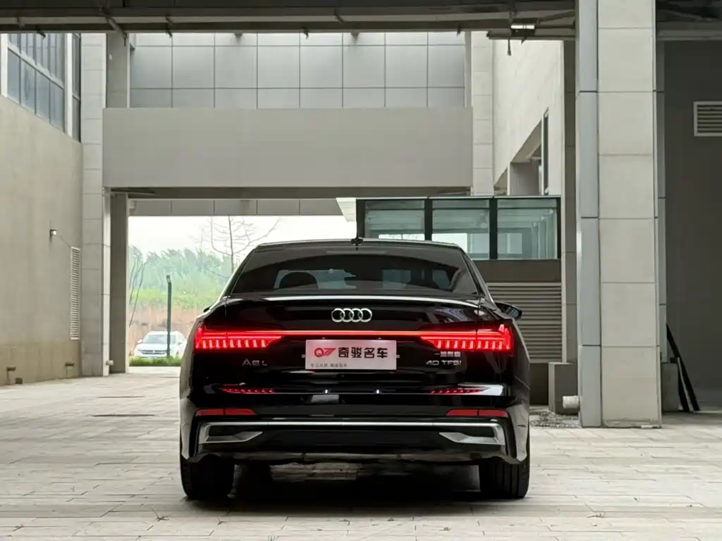 Audi A6L 2023 40 TFSI Luxury
