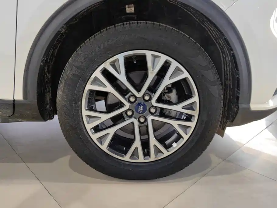 Ford Escape — миниатюра 6