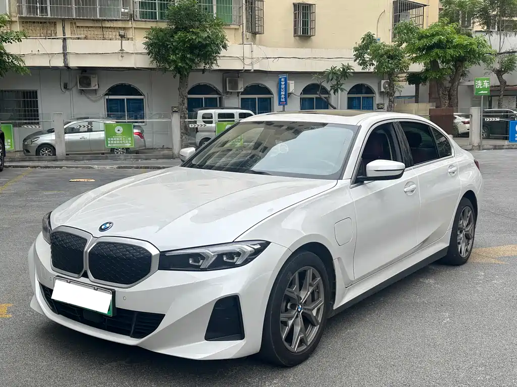BMW i3 2025