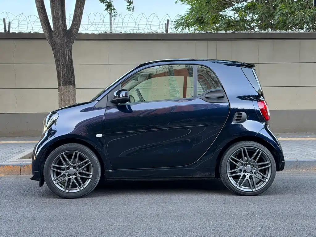 Smart fortwo 2017 0.9T 66 V