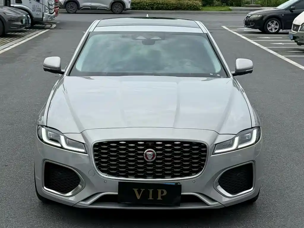 Jaguar XFL 2025 2.0T P250 Premium Luxury