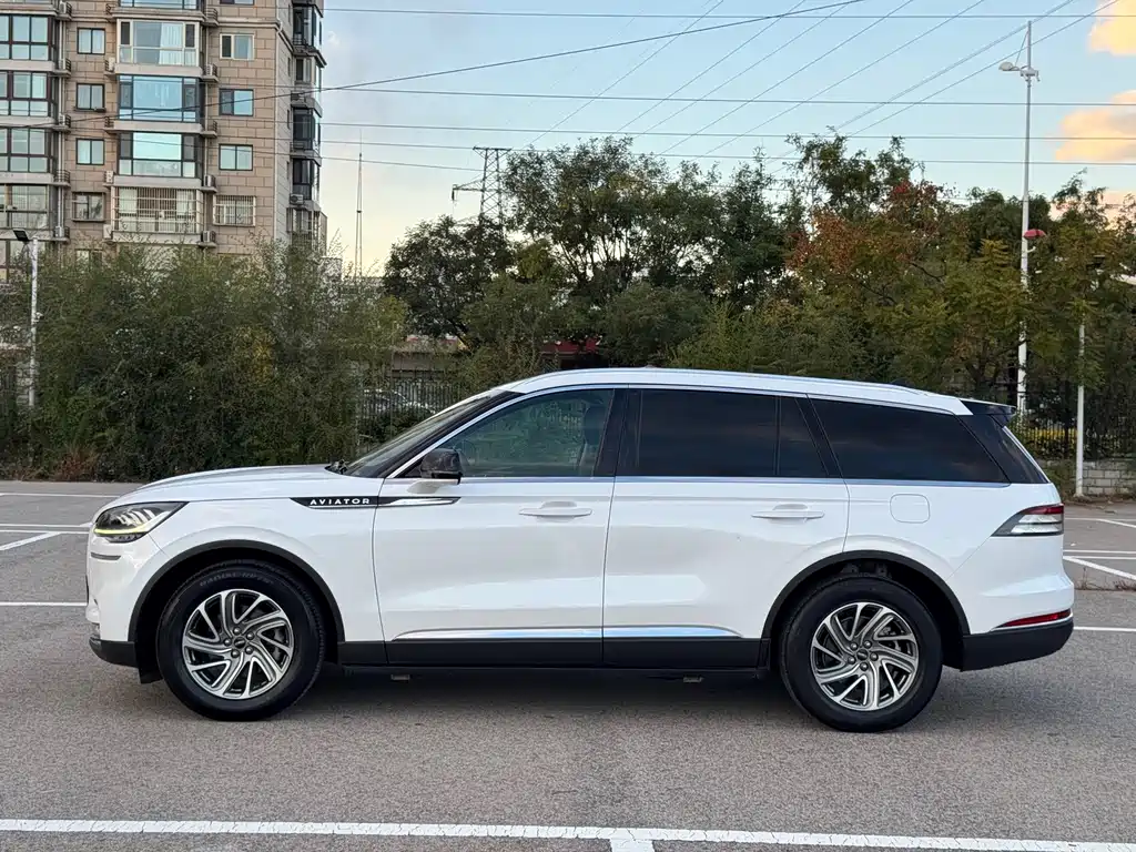 Lincoln Aviator — миниатюра 10
