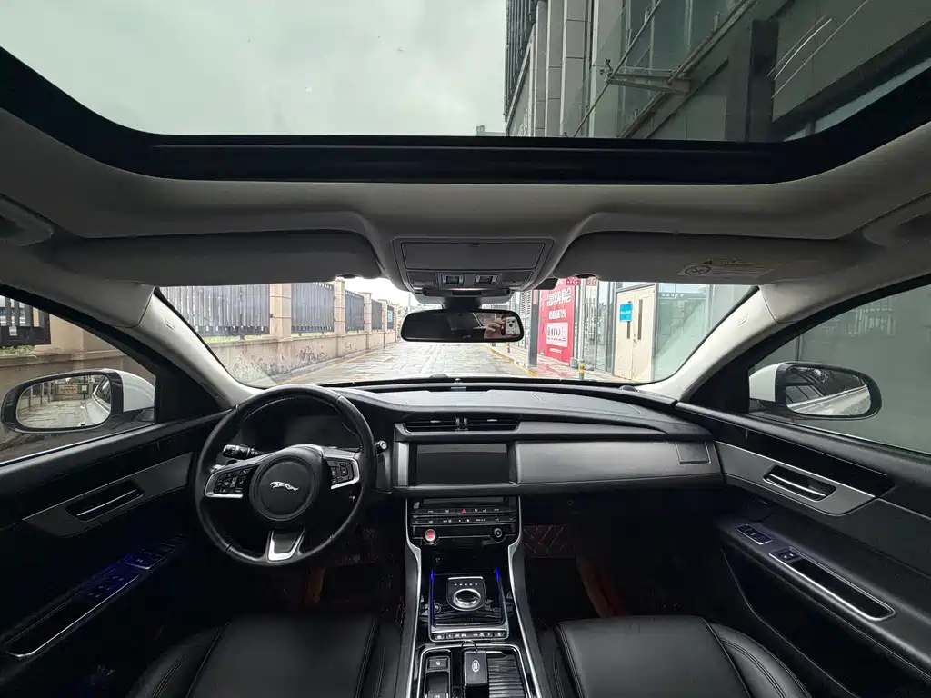 Jaguar XFL — миниатюра 9