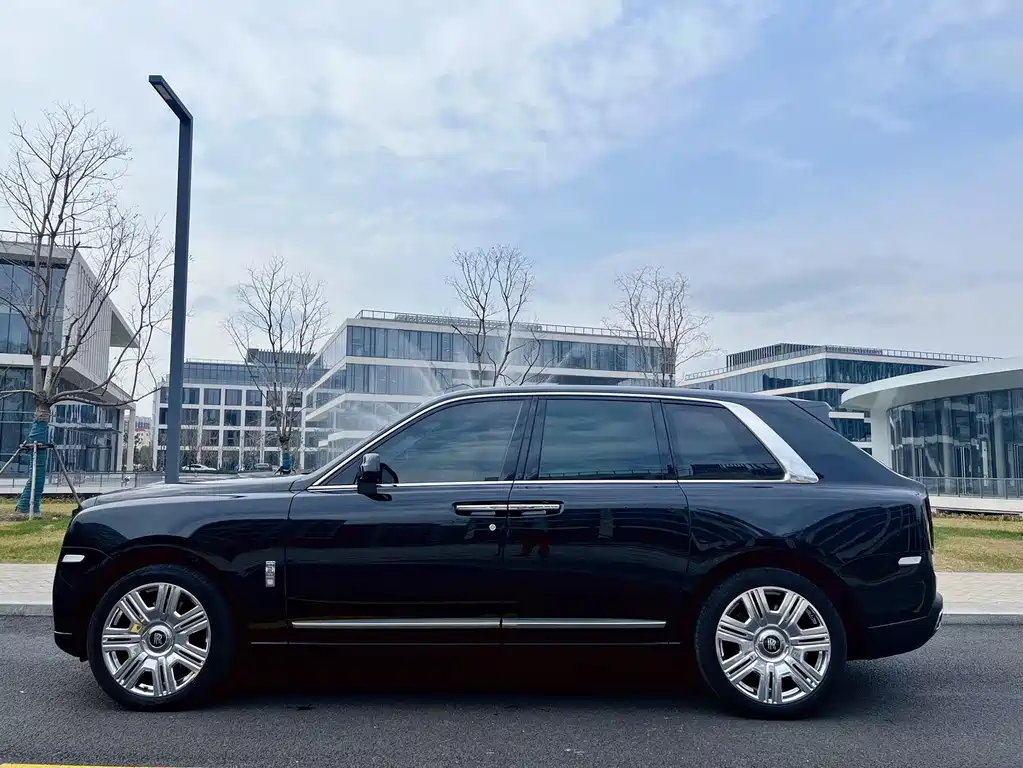 ROLLS-ROYCE CULLINAN