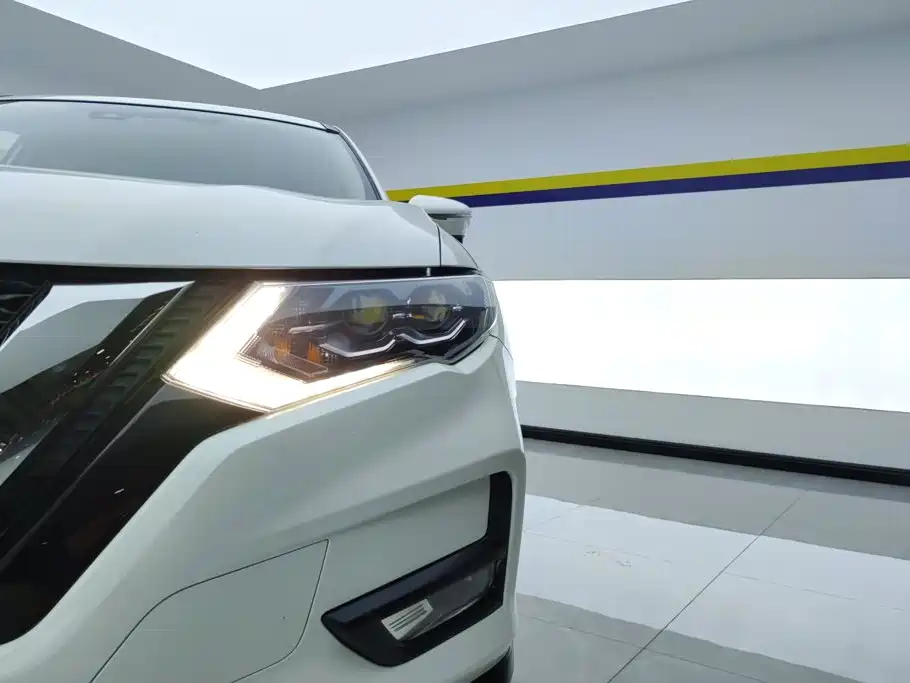 Nissan X-Trail — миниатюра 5