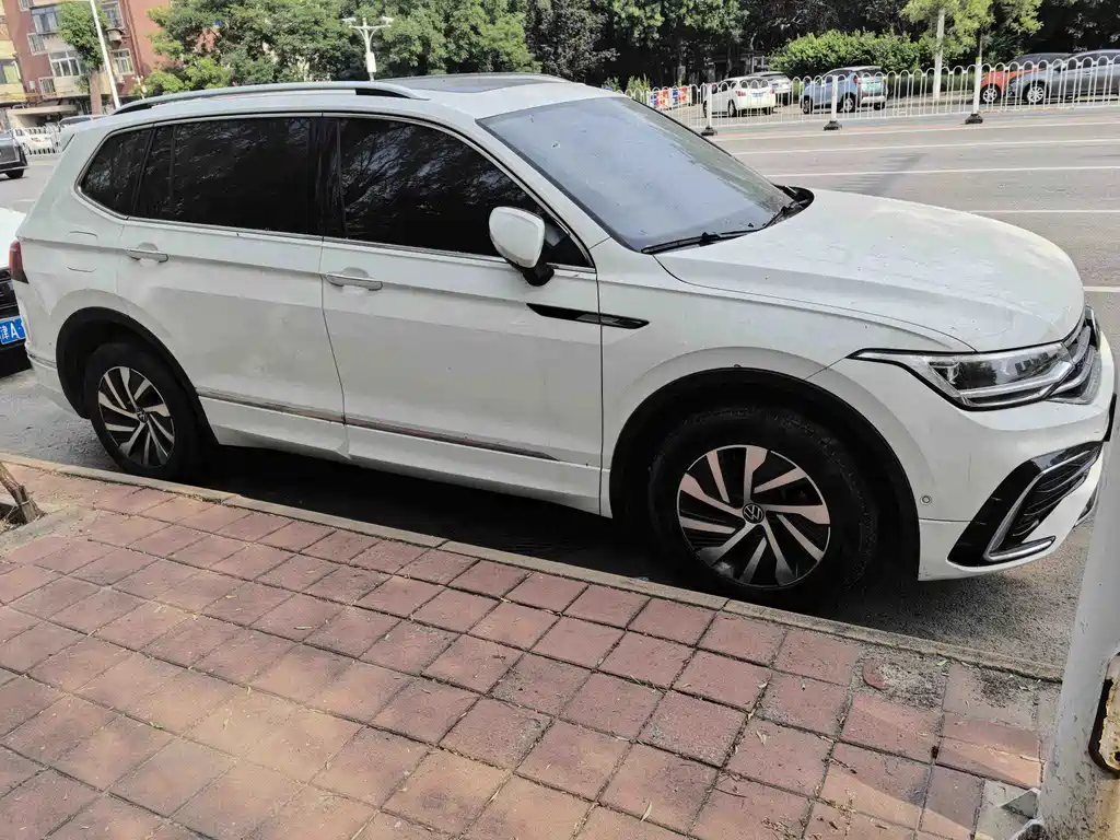 Volkswagen 途观L插电混动 — миниатюра 3