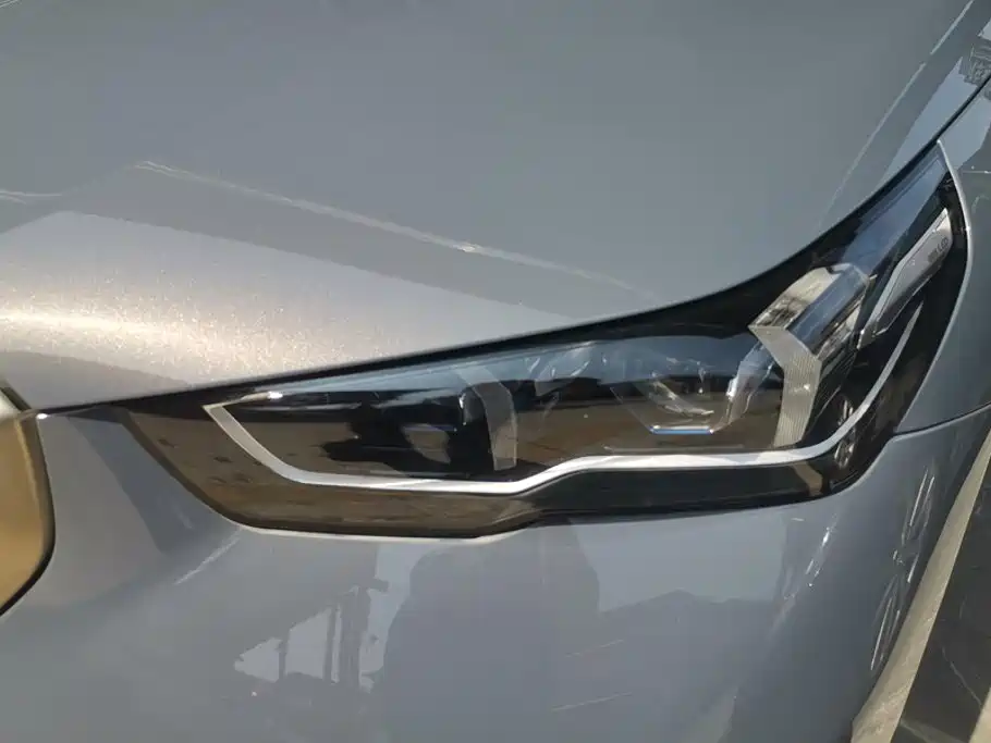 BMW 5 Series — миниатюра 5