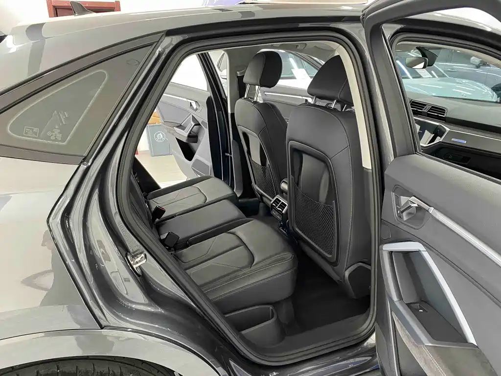 Audi Q3 Sportback — миниатюра 9
