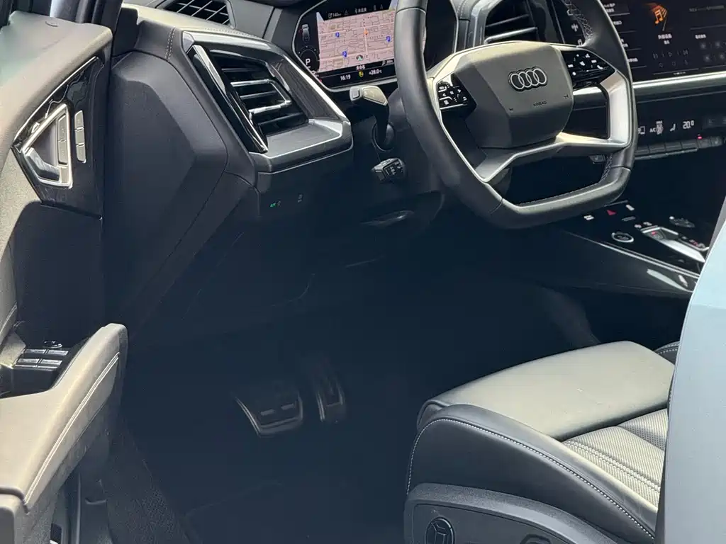 Audi Q4 e-tron — миниатюра 6