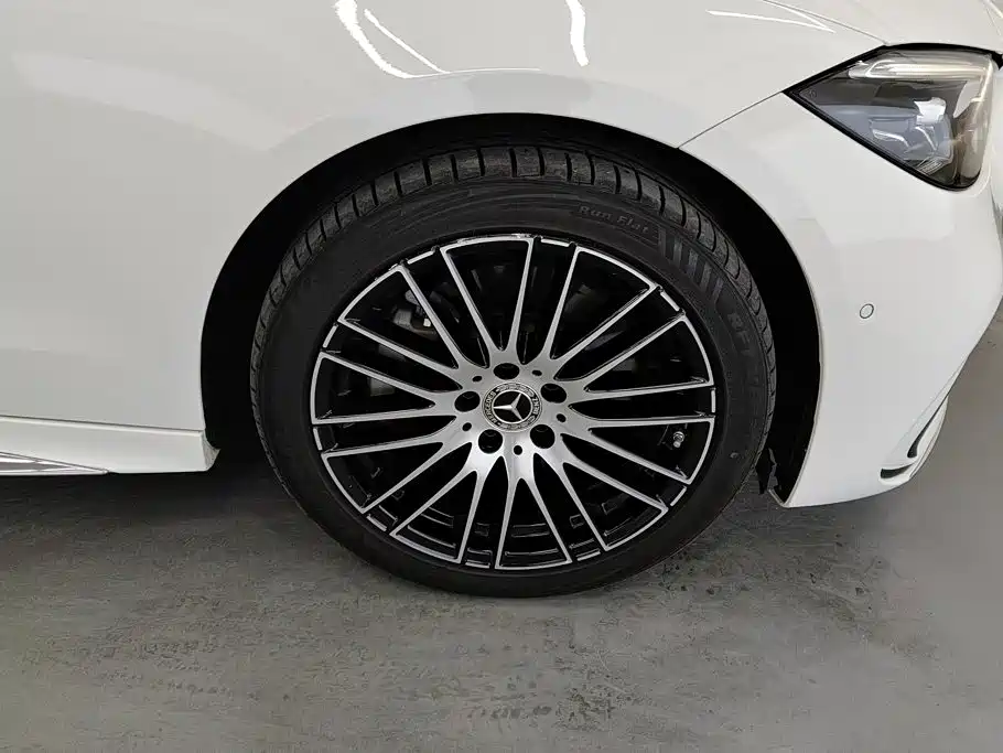 Mercedes-Benz C-Class — миниатюра 6