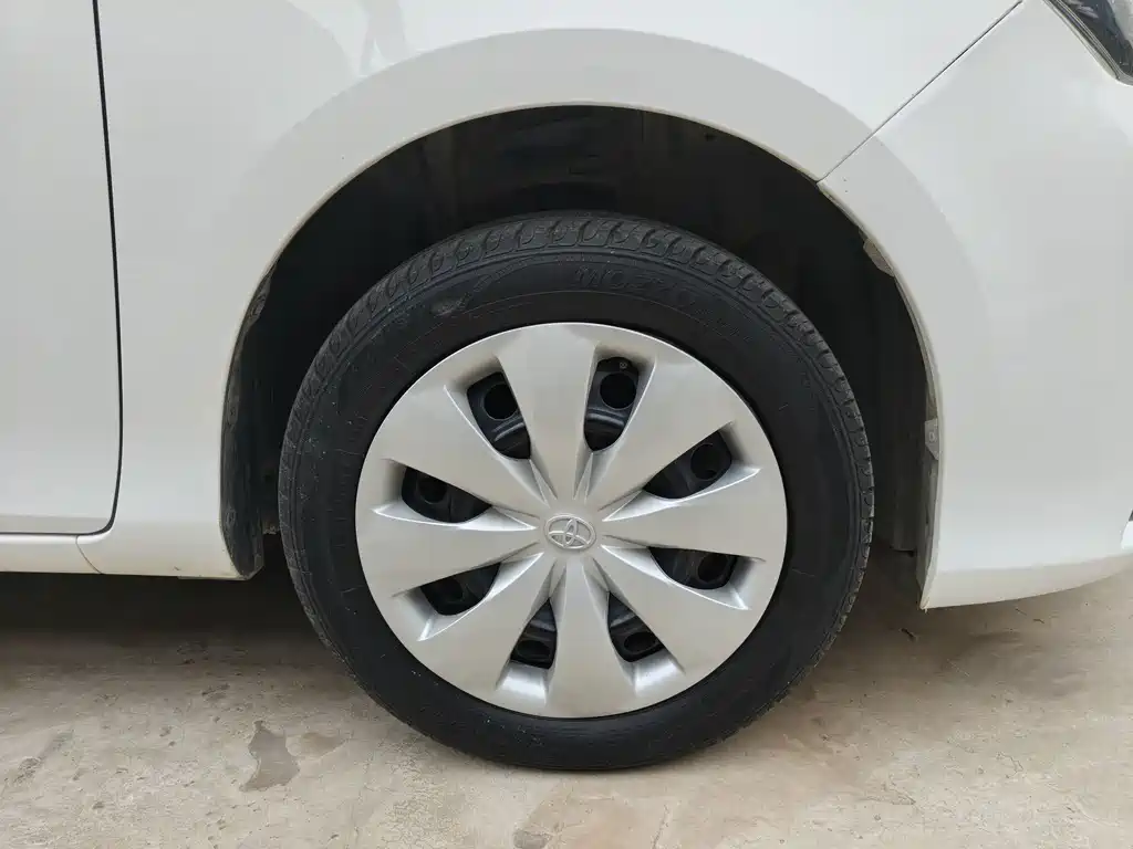 Toyota Yaris L — миниатюра 5