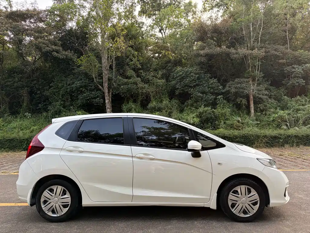 Honda Fit — миниатюра 6