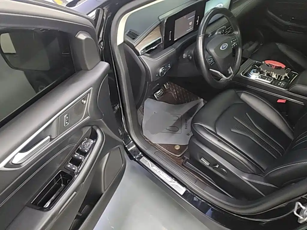 Ford Edge — миниатюра 16