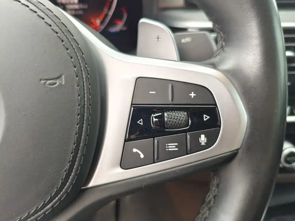 BMW 5 Series — миниатюра 22