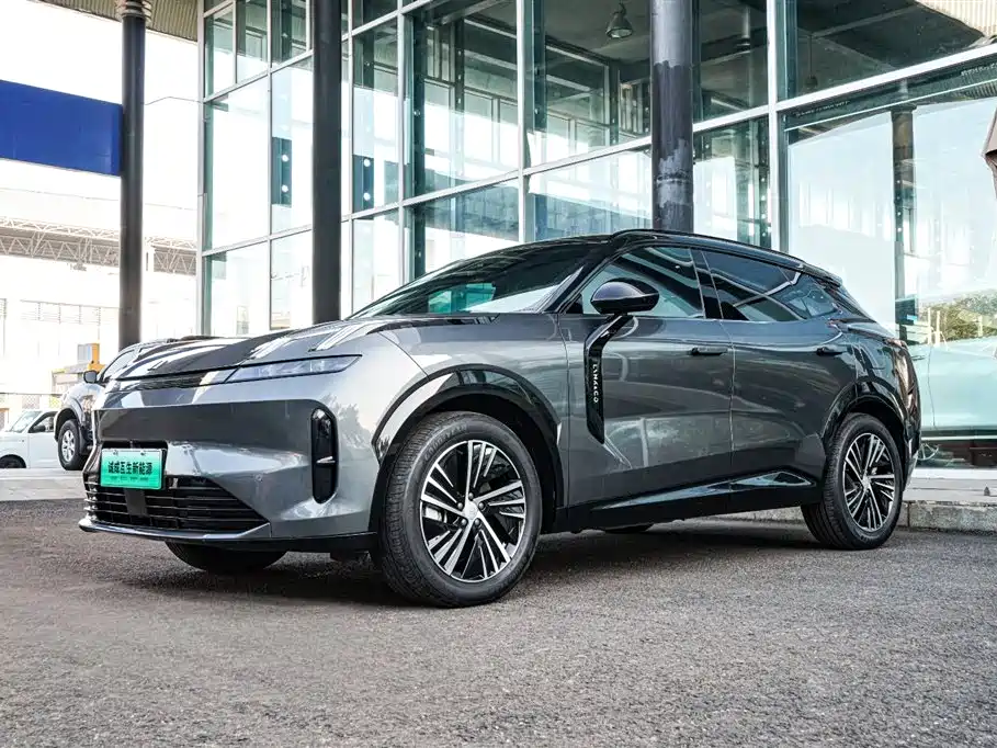Lynk & Co 08 EM-P 2024