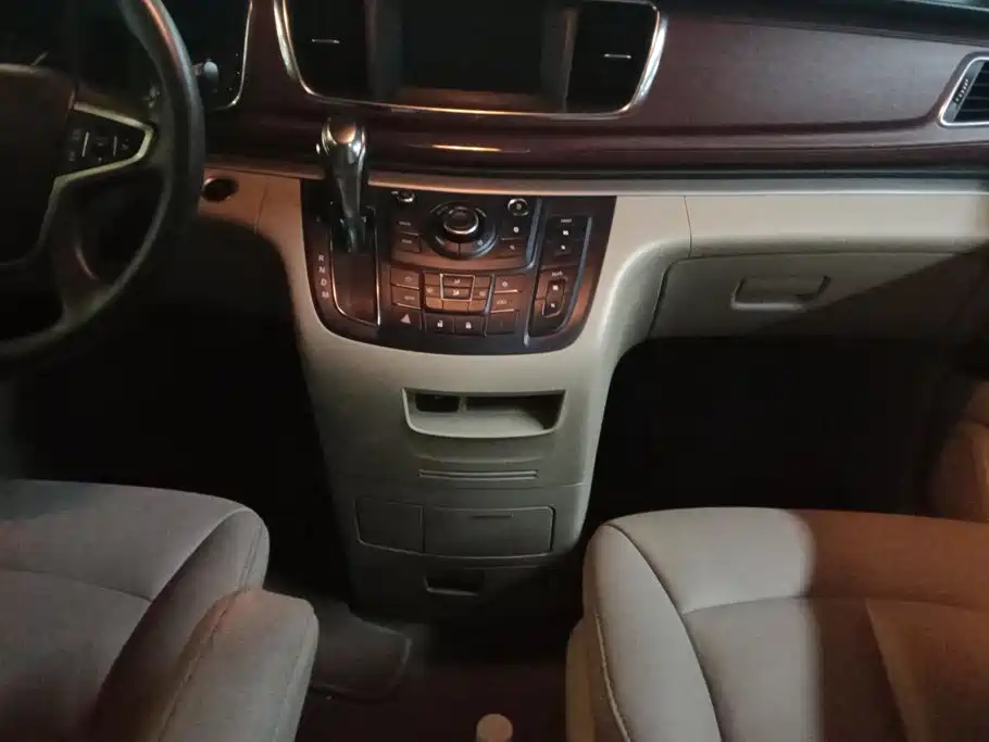 Buick GL8 — миниатюра 16