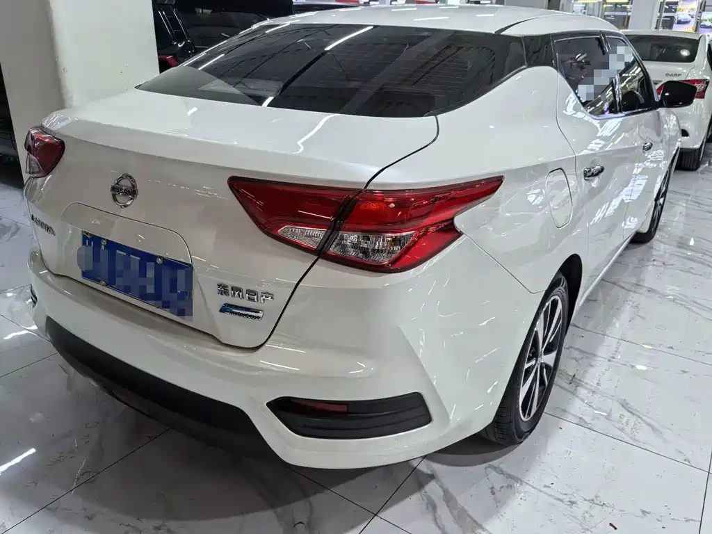 Nissan Bluebird — миниатюра 5