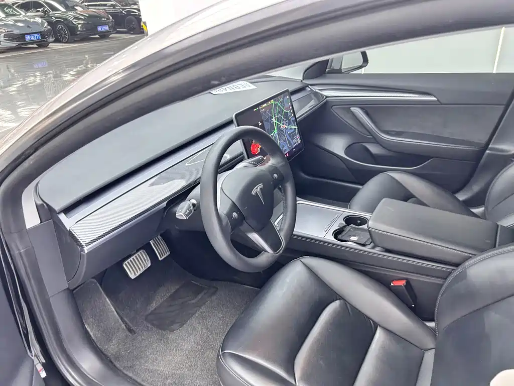 Tesla Model 3 — миниатюра 8