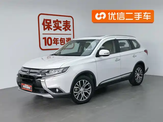 MITSUBISHI OUTLANDER 2016