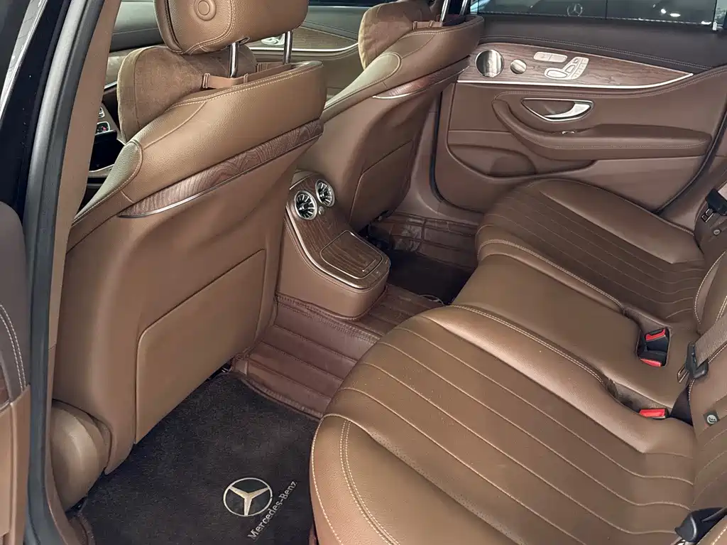 Mercedes-Benz E-Class — миниатюра 16