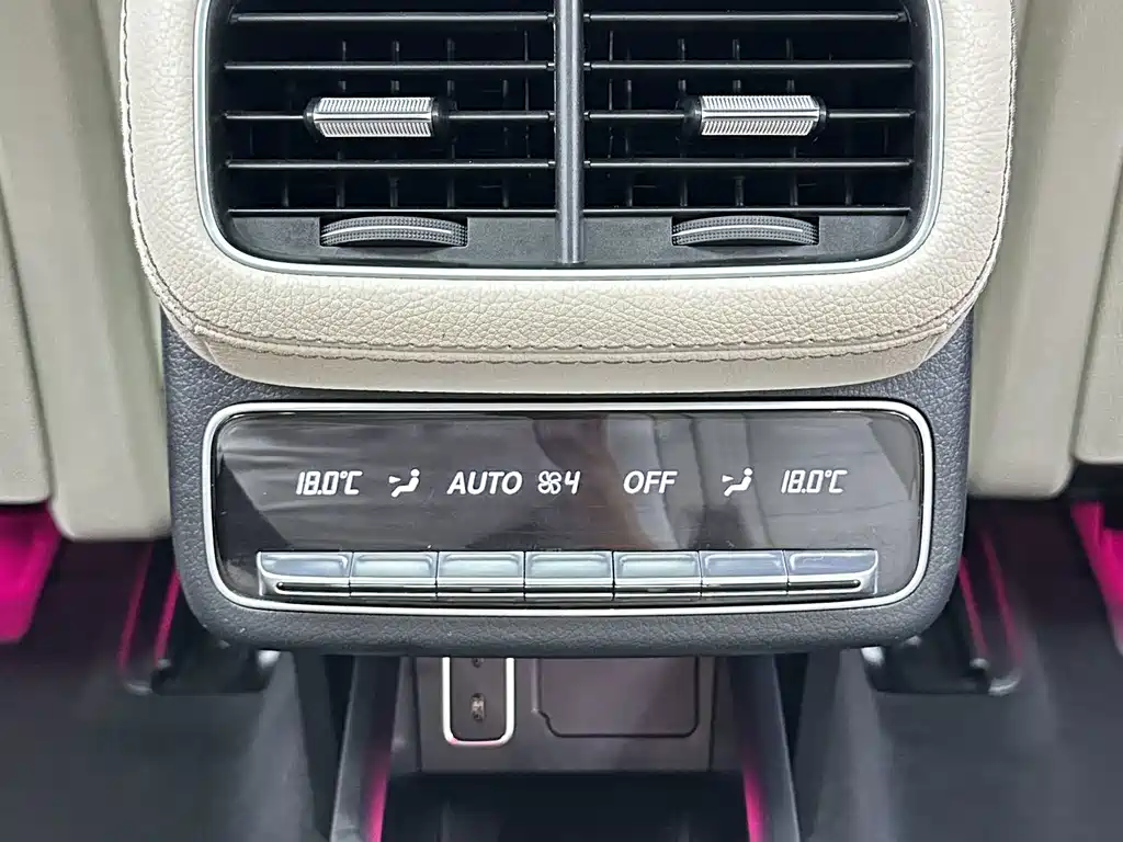 Mercedes-Benz GLS — миниатюра 30