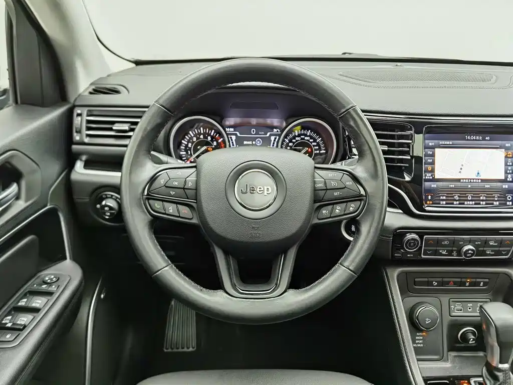 Jeep Grand Commander — миниатюра 11