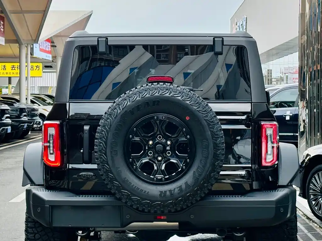 Ford Bronco — миниатюра 3