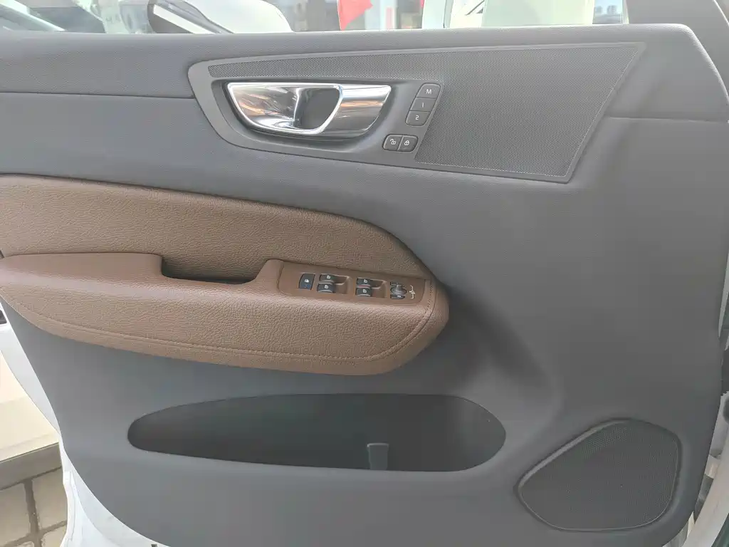 Volvo XC60 — миниатюра 3