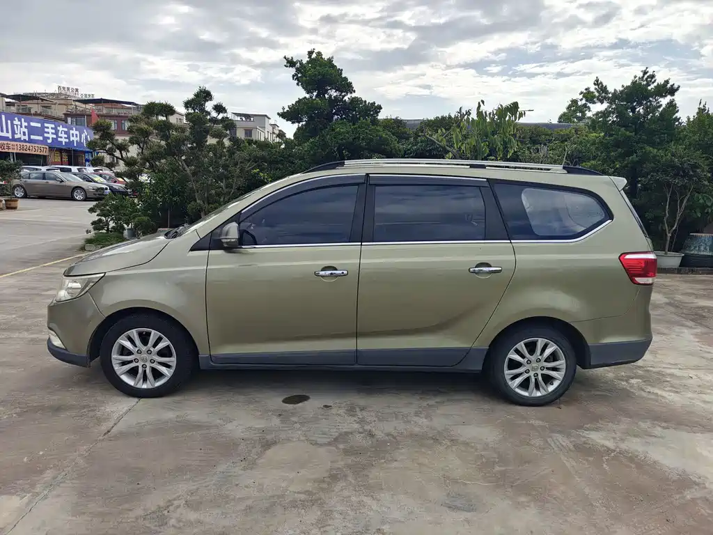 Baojun 730 1.5L Manual Value Type 7 seats China V, фото 4
