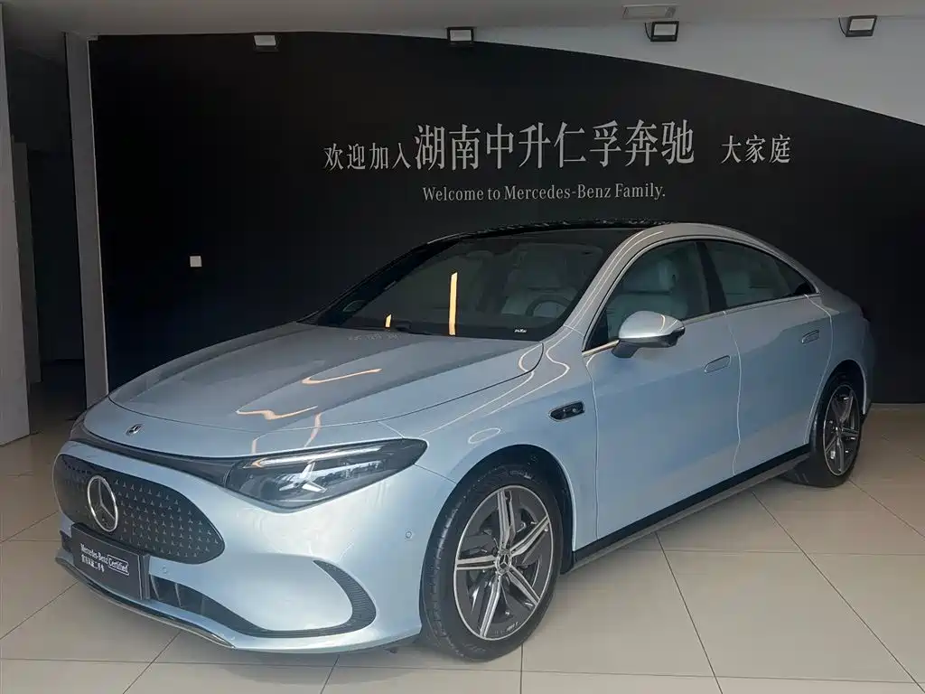 Mercedes-Benz CLA 2025 300L