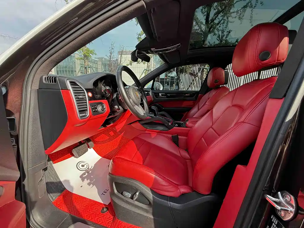 Porsche Cayenne — миниатюра 6