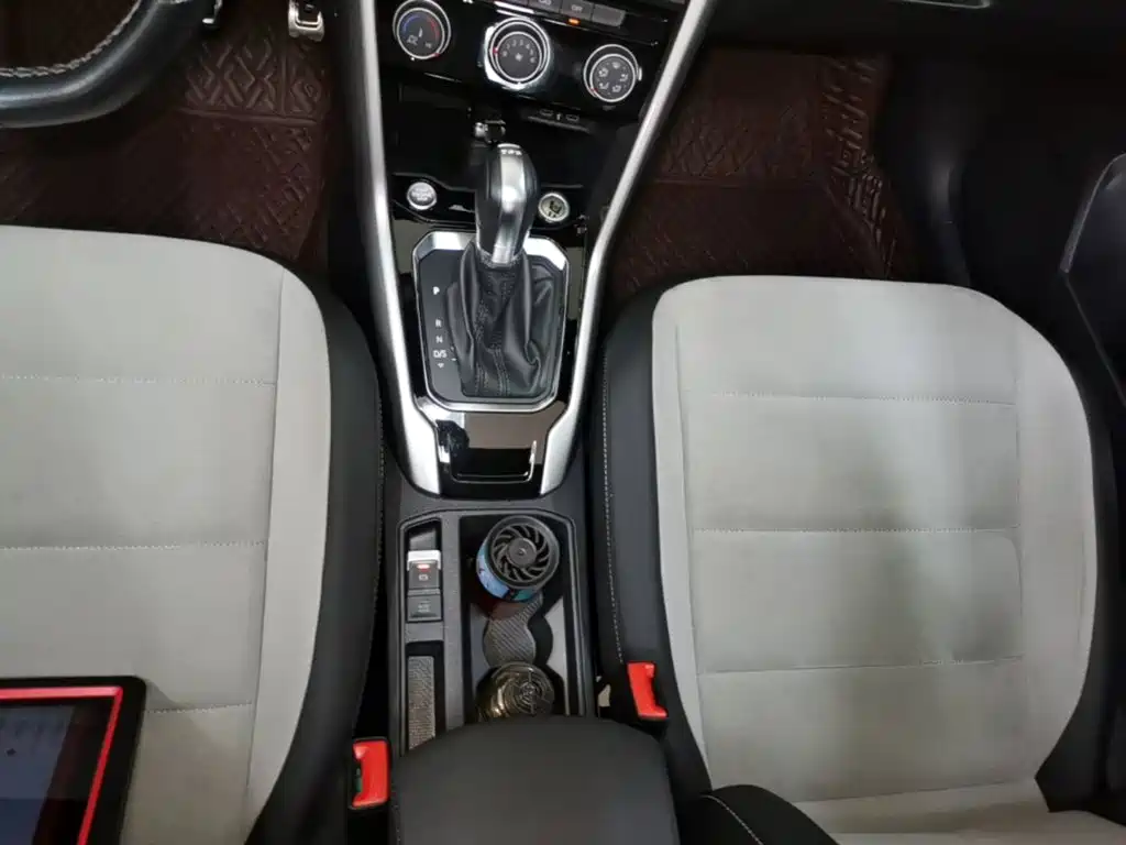 Volkswagen T-Roc — миниатюра 14
