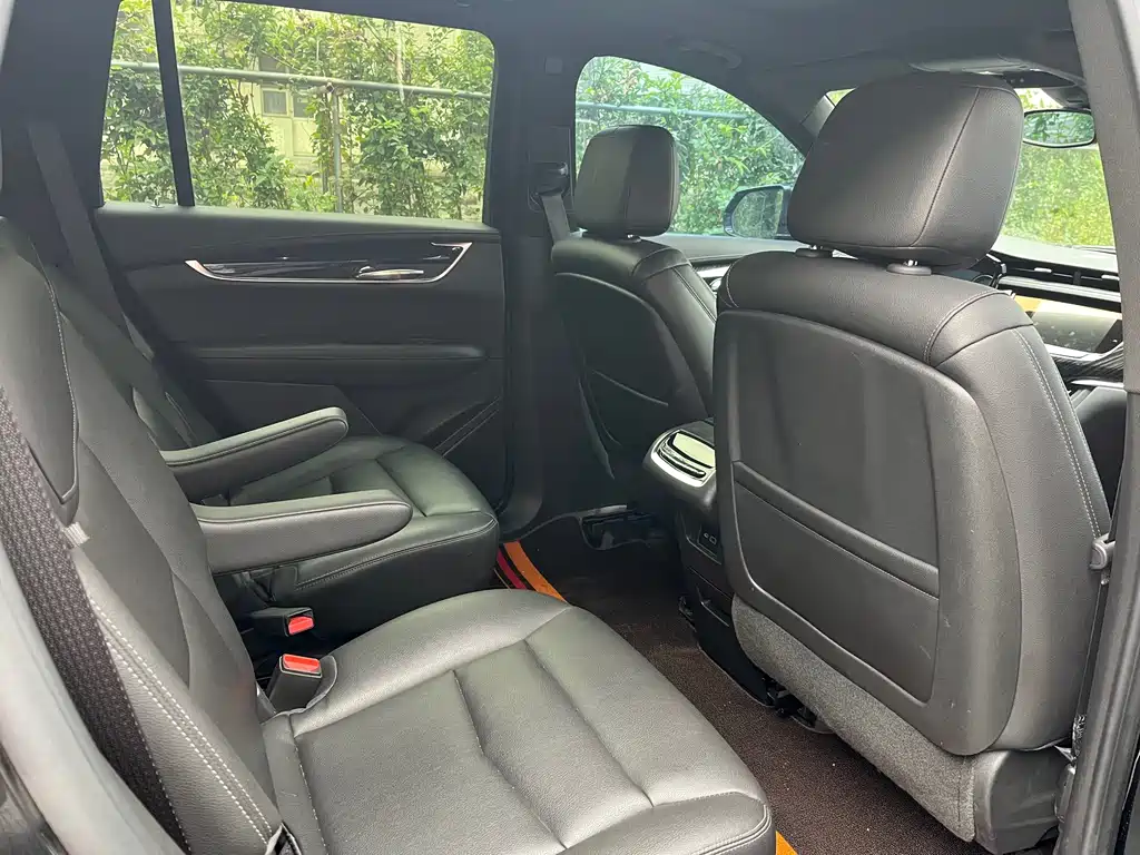 Cadillac XT6 — миниатюра 7