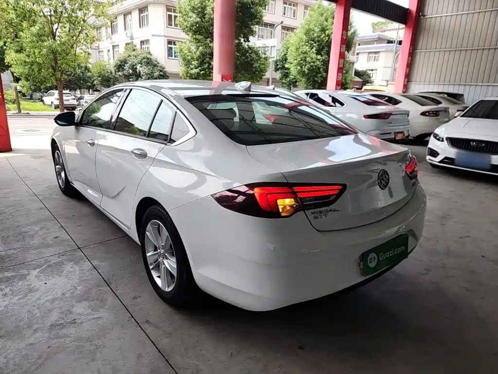 Buick Regal — миниатюра 5