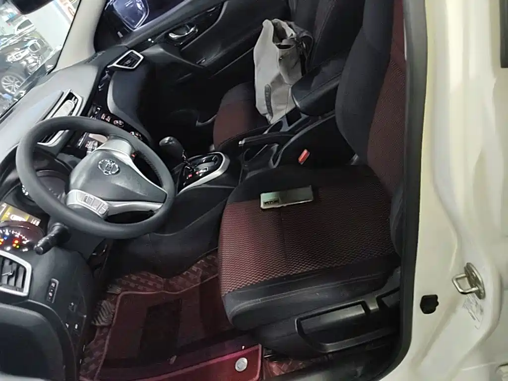 Nissan Qashqai — миниатюра 15