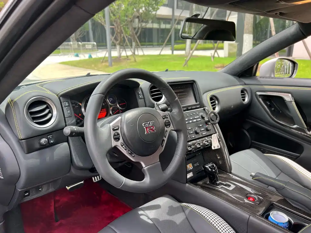 Nissan GT-R 3.8T Premium Edition, фото 9