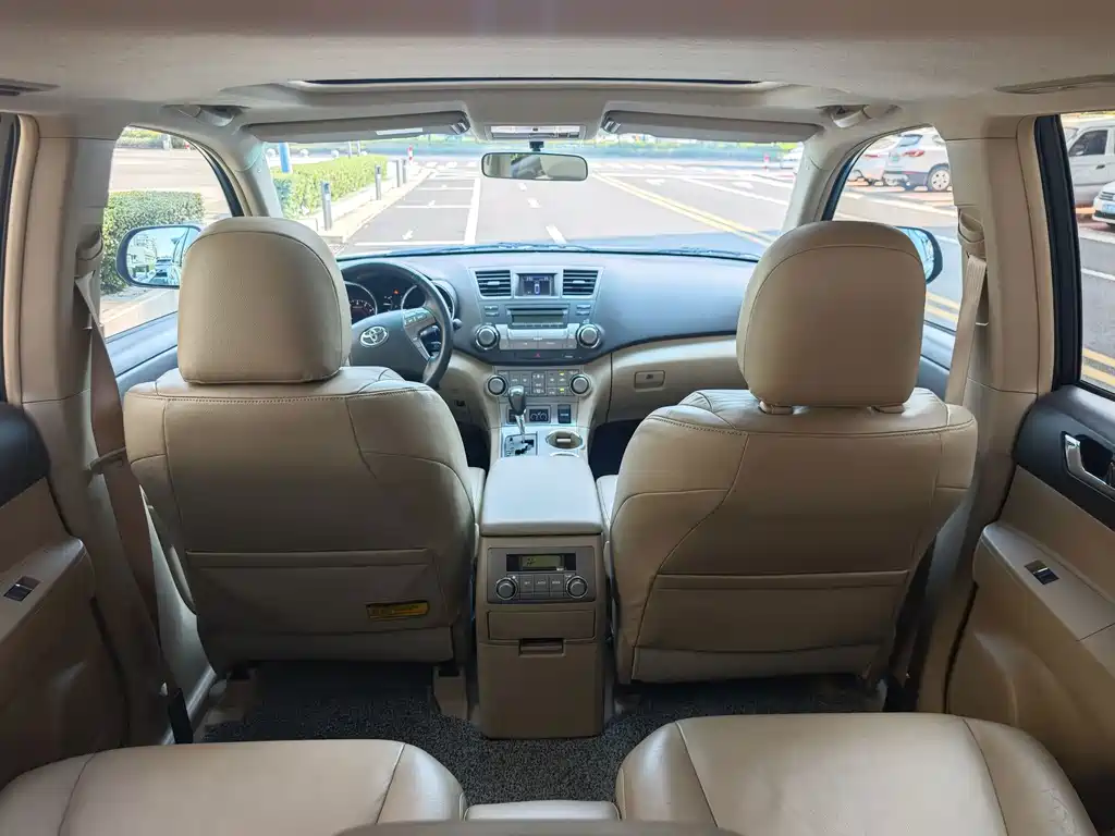 Toyota Highlander — миниатюра 16